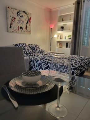 Grand Studio, Parking privé, Cuisine séparée